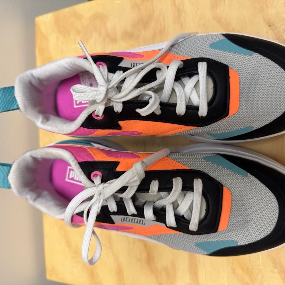 Women's Puma Sneakers White/Multicolor Women’s Size 7.5
